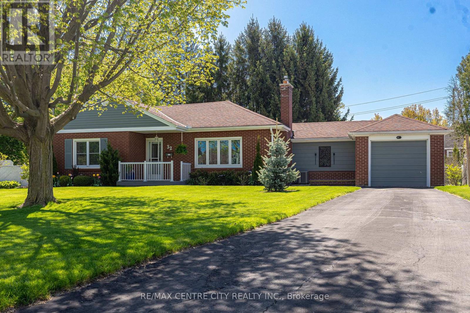 32 Dieppe Dr, St. Thomas, ON N5R 4G7