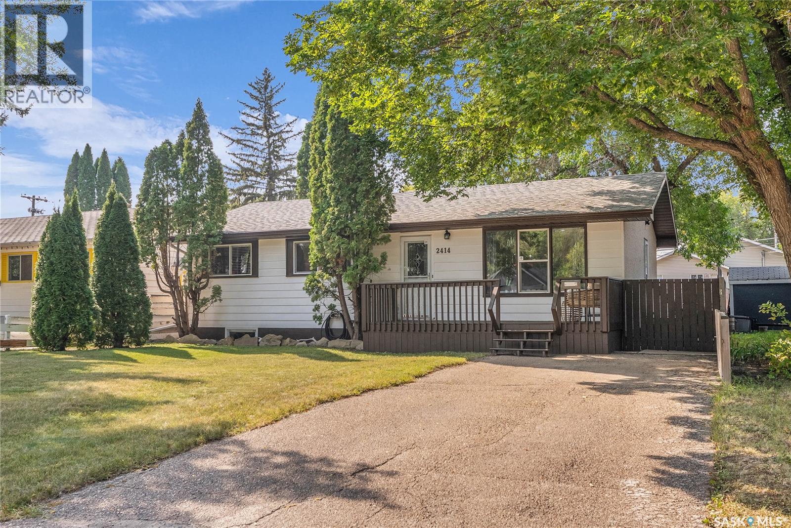 2414 Mcpherson Ave, Saskatoon, SK S7J 0S9