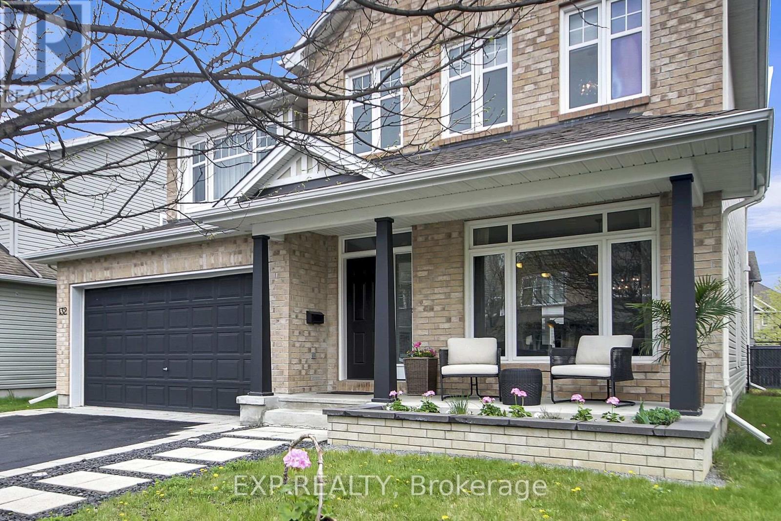 132 Gracewood Cres, Ottawa, ON K1T 0E3