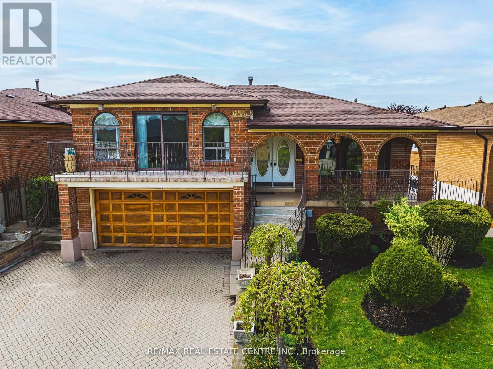 665 Woodbridge Ave, Vaughan West Woodbridge, ON L4L 2T9