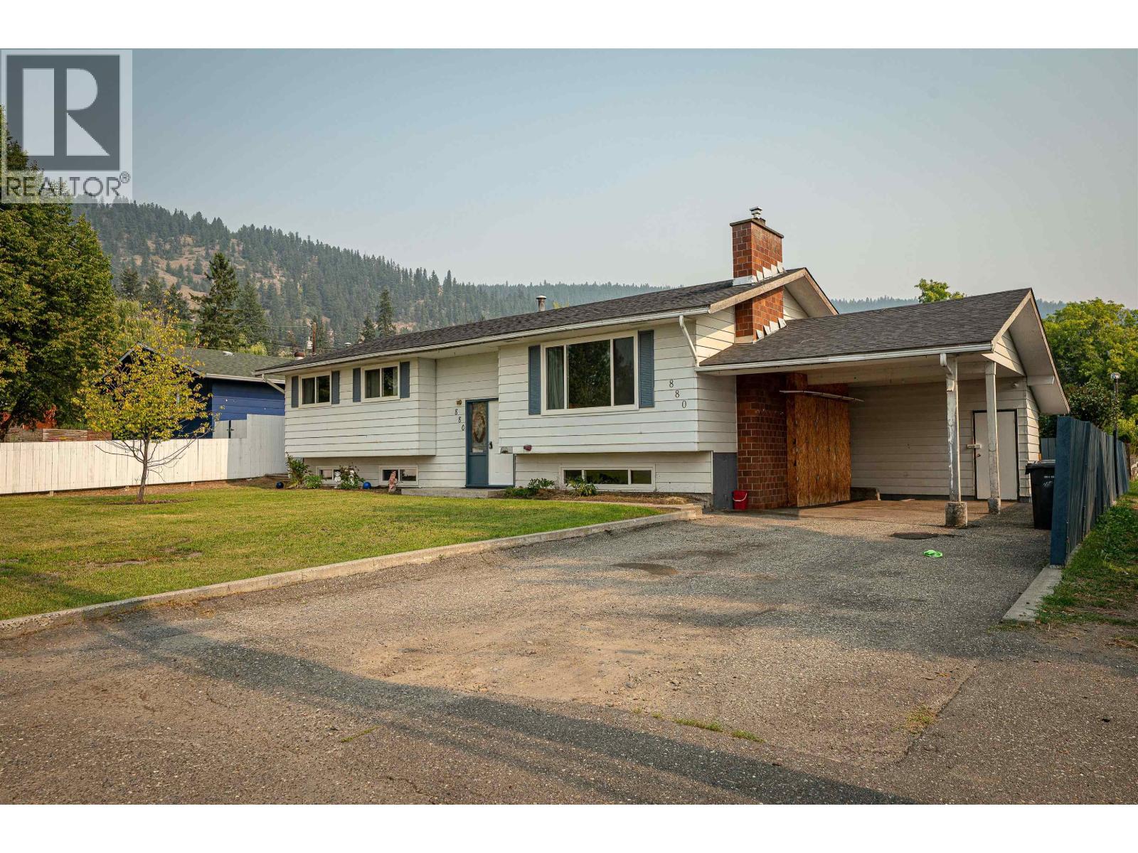 880 Pigeon Ave, Williams Lake, BC V2G 2B7