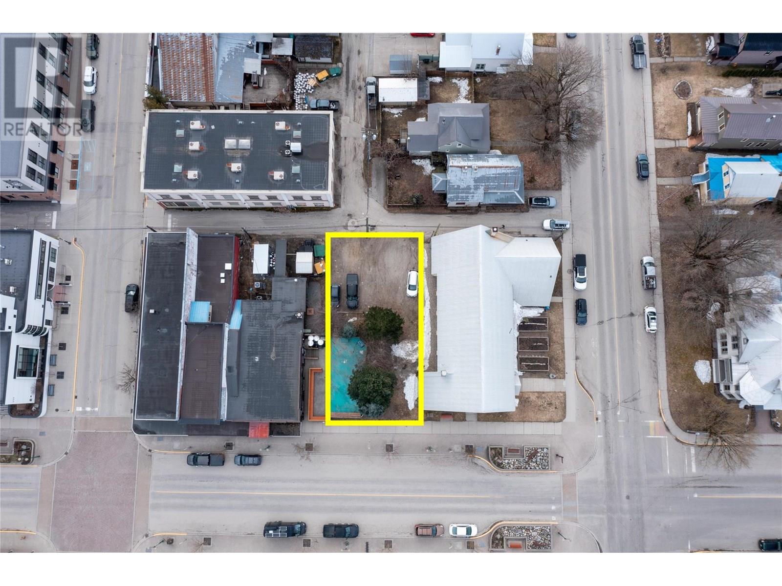 310 Mackenzie Ave, Revelstoke, BC V0E 2S0