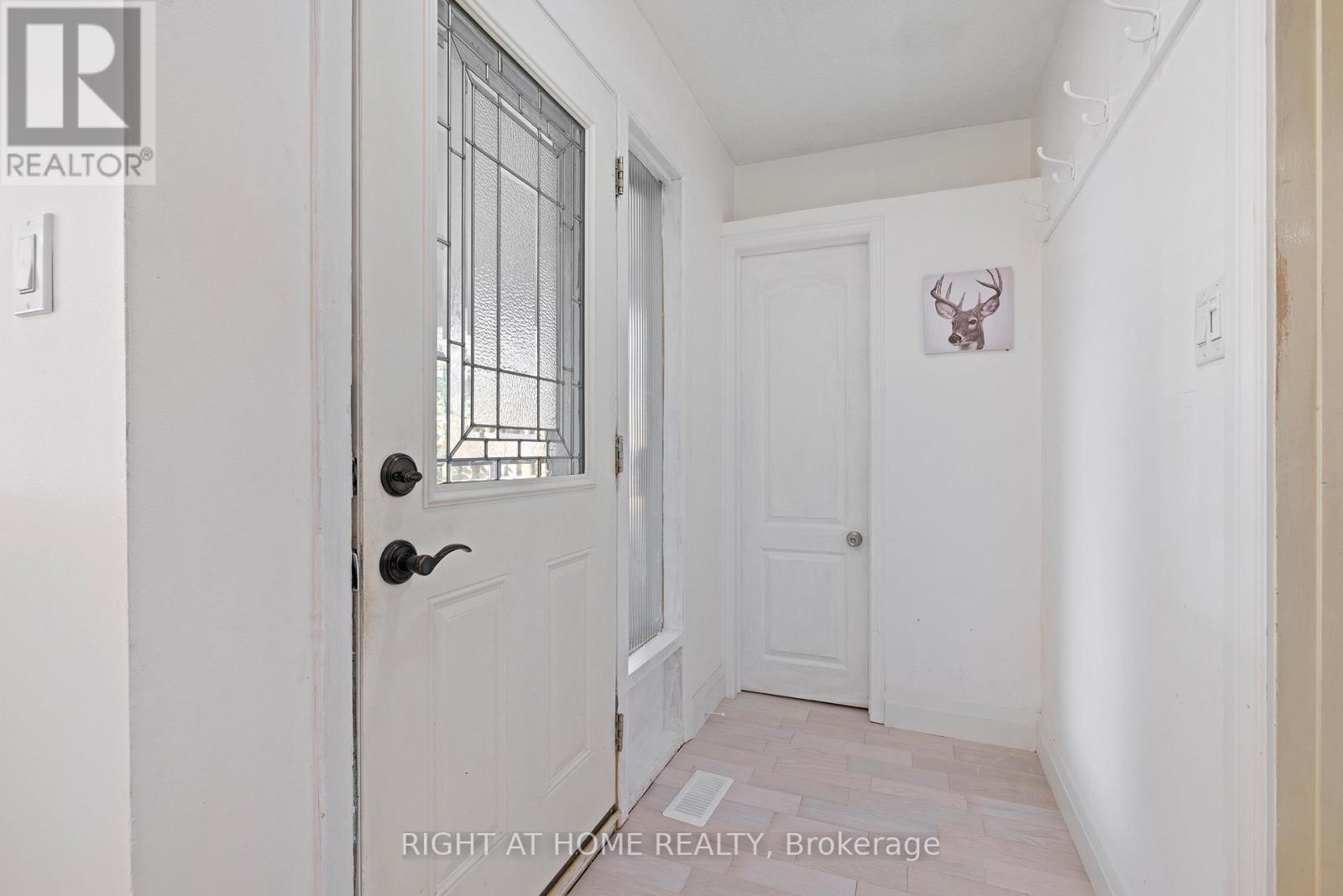 1147 Saturnia Cres, Mississauga, ON L4Y 2M2