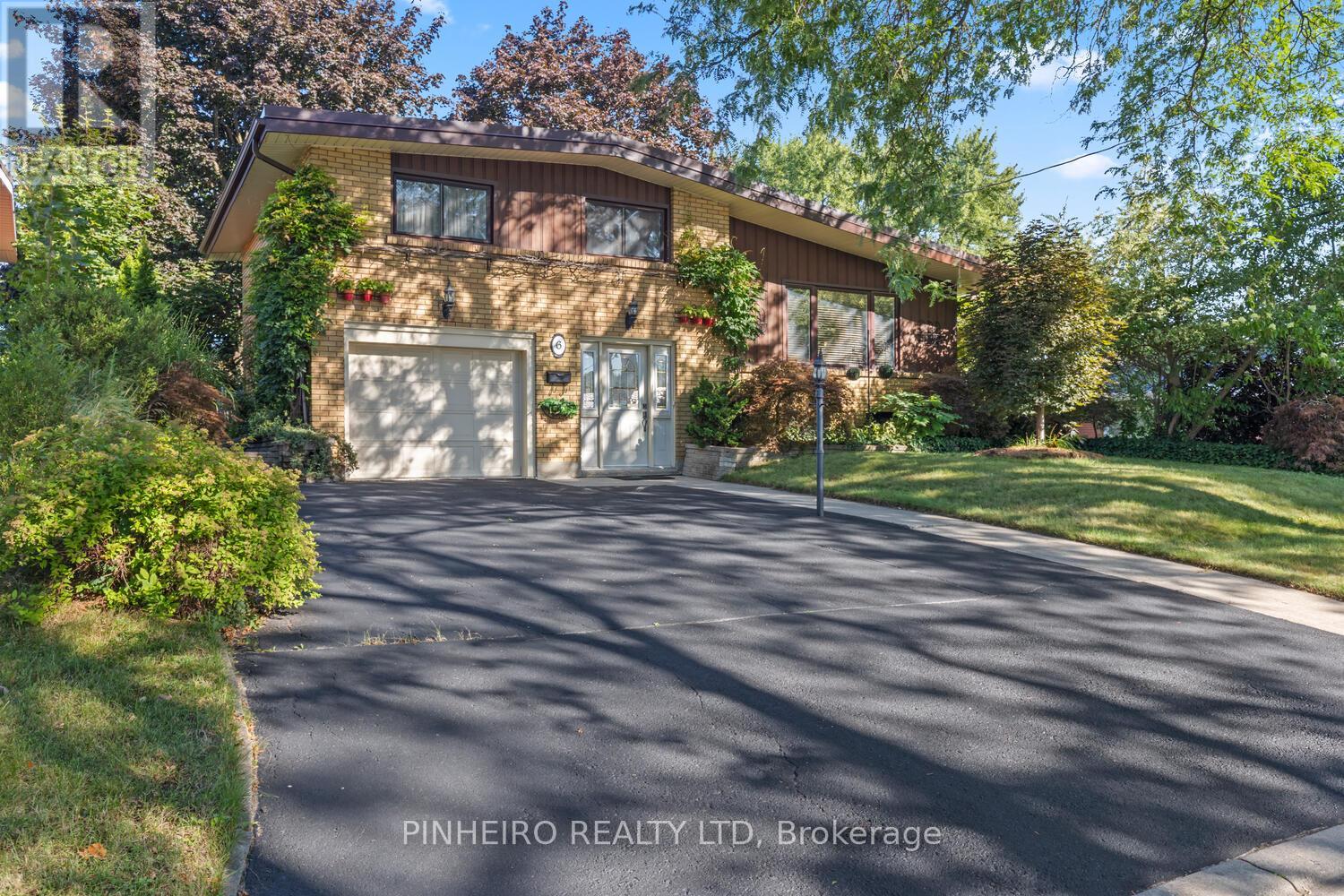 6 Oregon Rd, London, ON N5Z 4B9