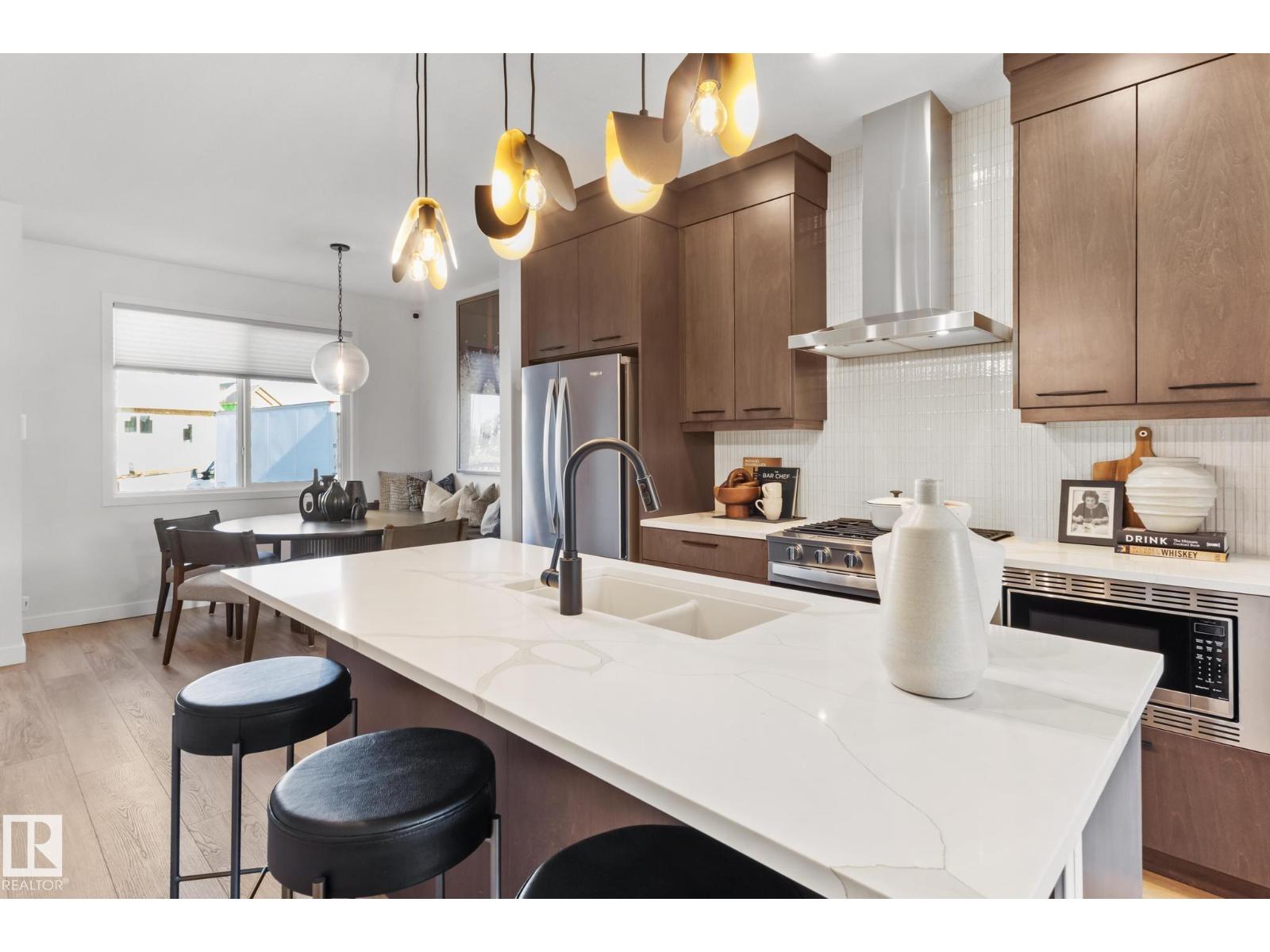 272 Paterson Li SW, Edmonton, AB T6W 5V2