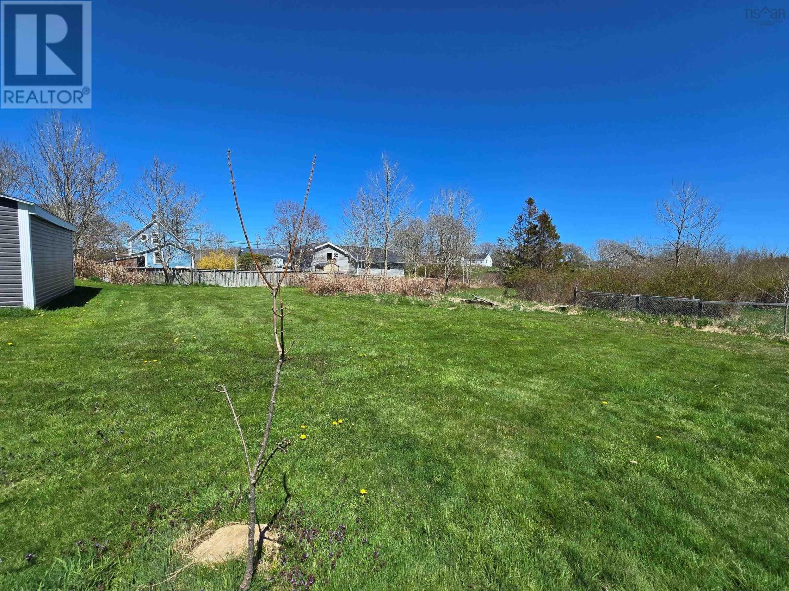 24 Lewis Ave, Yarmouth, NS B5A 3X6
