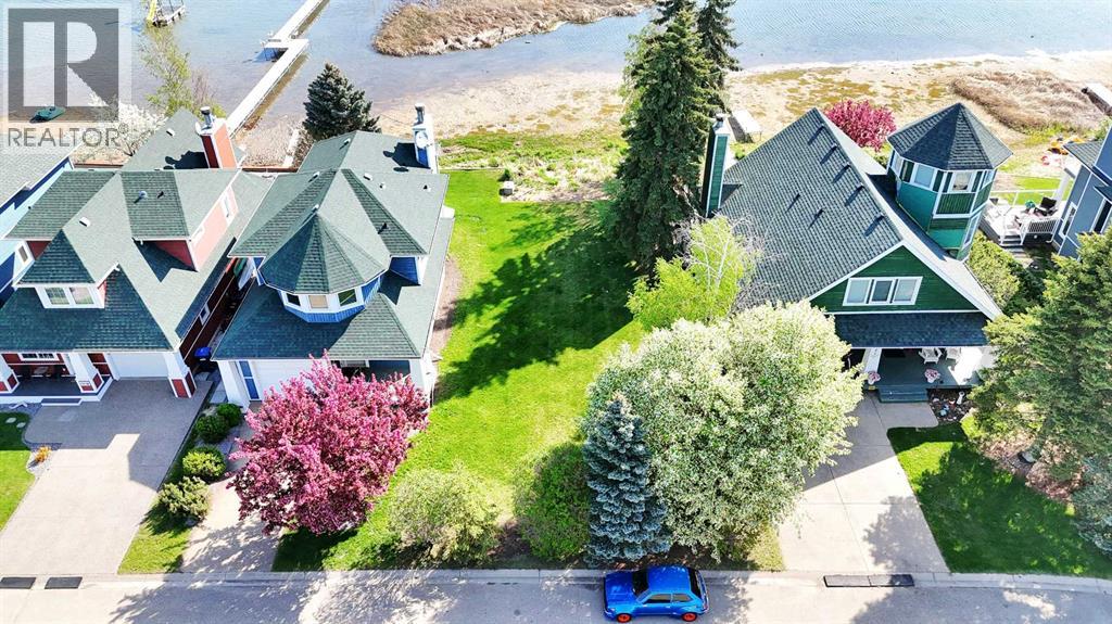 182 Marina Bay Ct, Sylvan Lake, AB T4S 1E9
