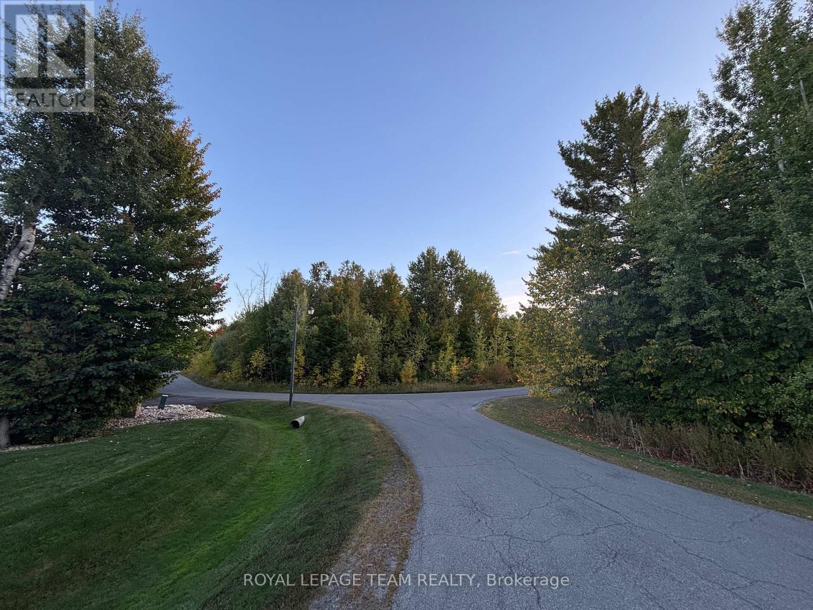 5871 Longhearth Way, Ottawa, ON K4M 1M2