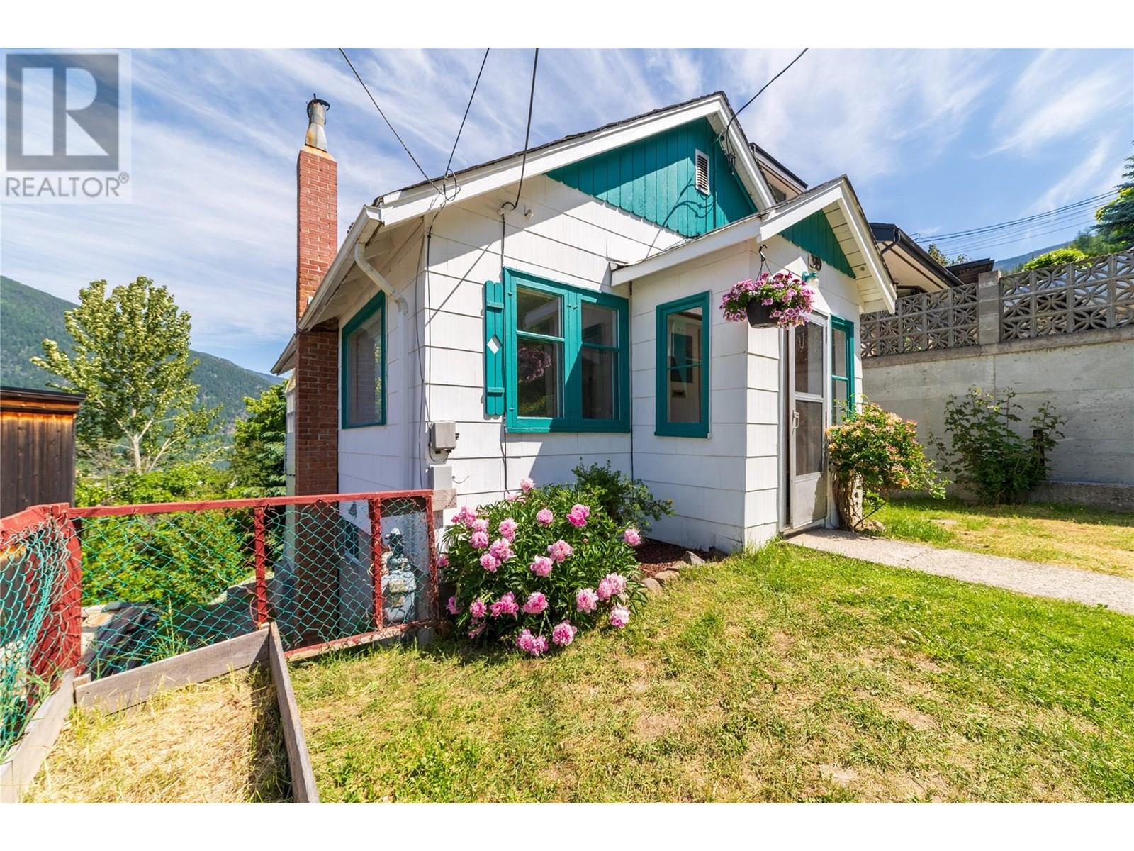 319 High St, Nelson, BC V1L 3Z9