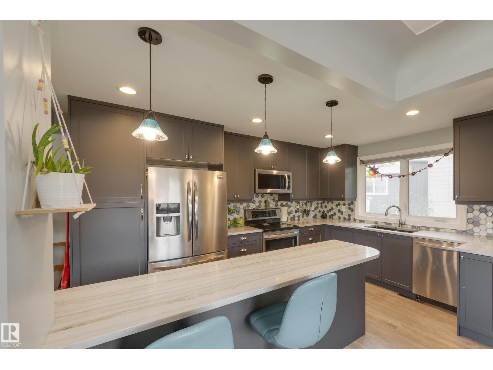 96 Av Nw Unit 7107 #b, Edmonton, AB T6B 1B9