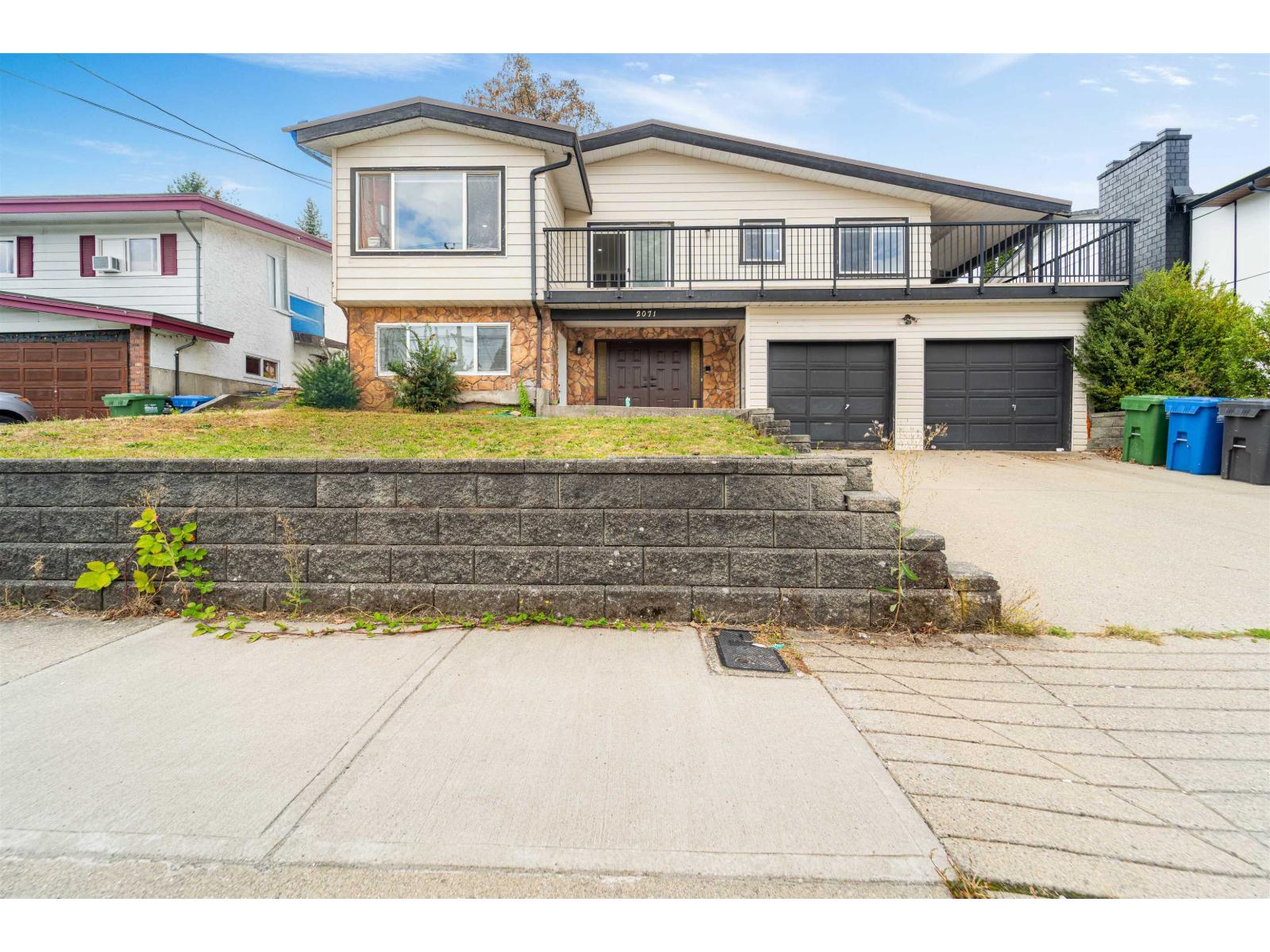 2071 Emerson St, Abbotsford, BC V2T 3H8