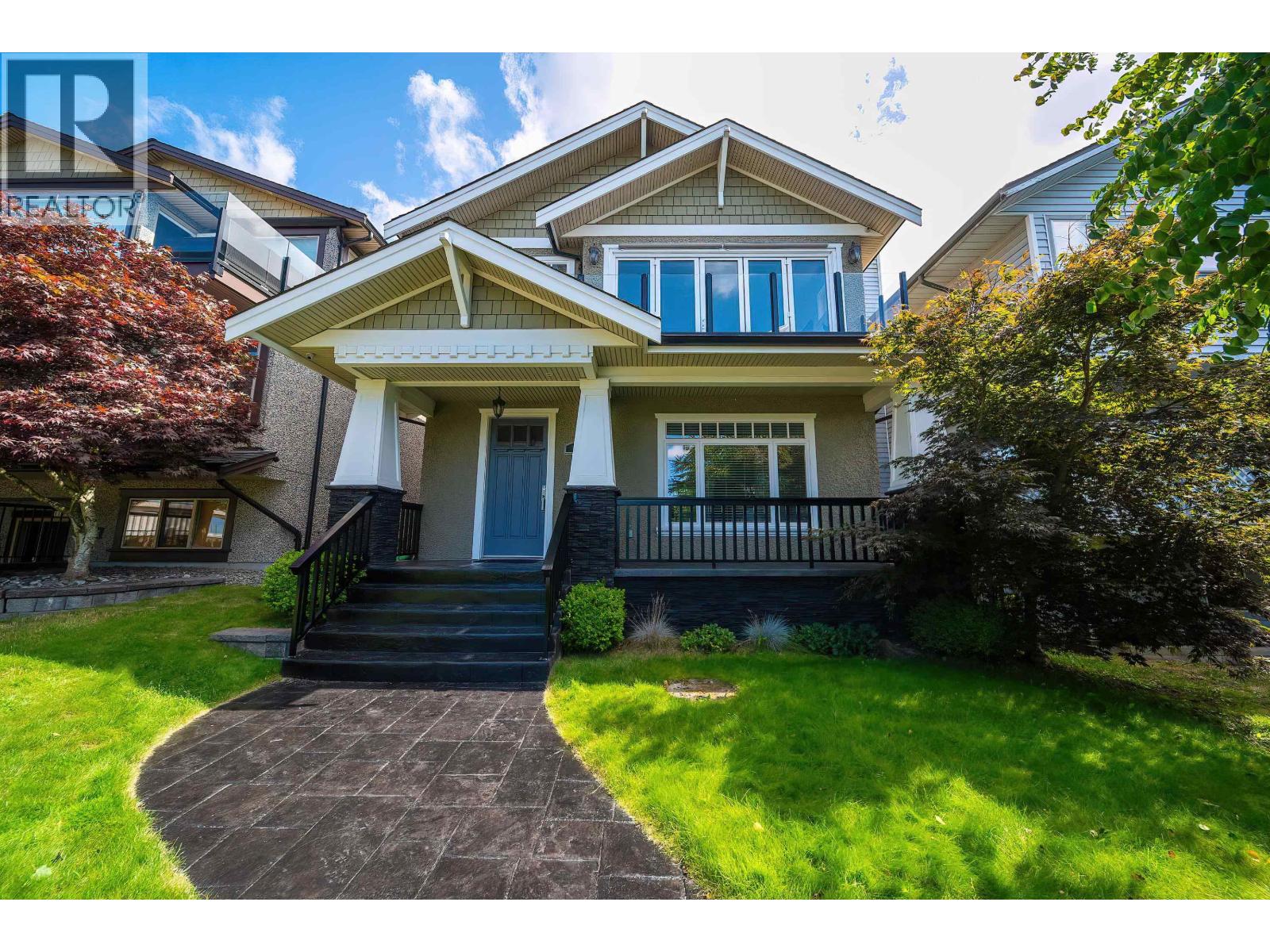 18 Hythe Ave, Burnaby, BC V5B 3H7