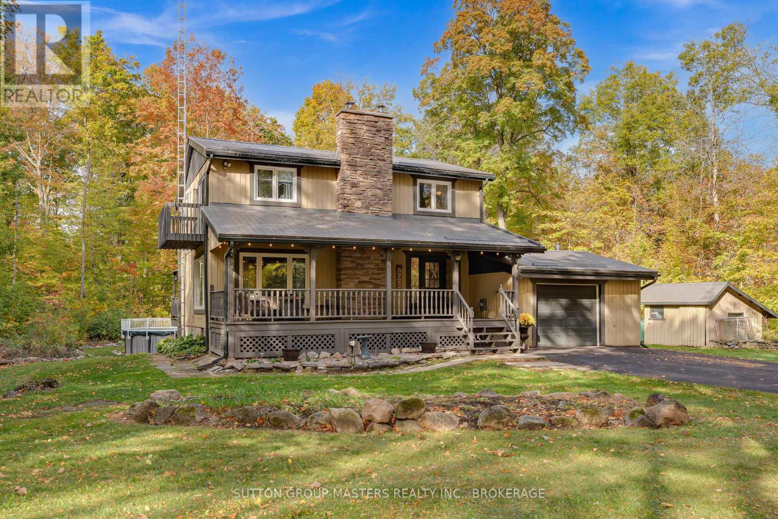 2382 Sands Rd, South Frontenac, ON K0H 1H0