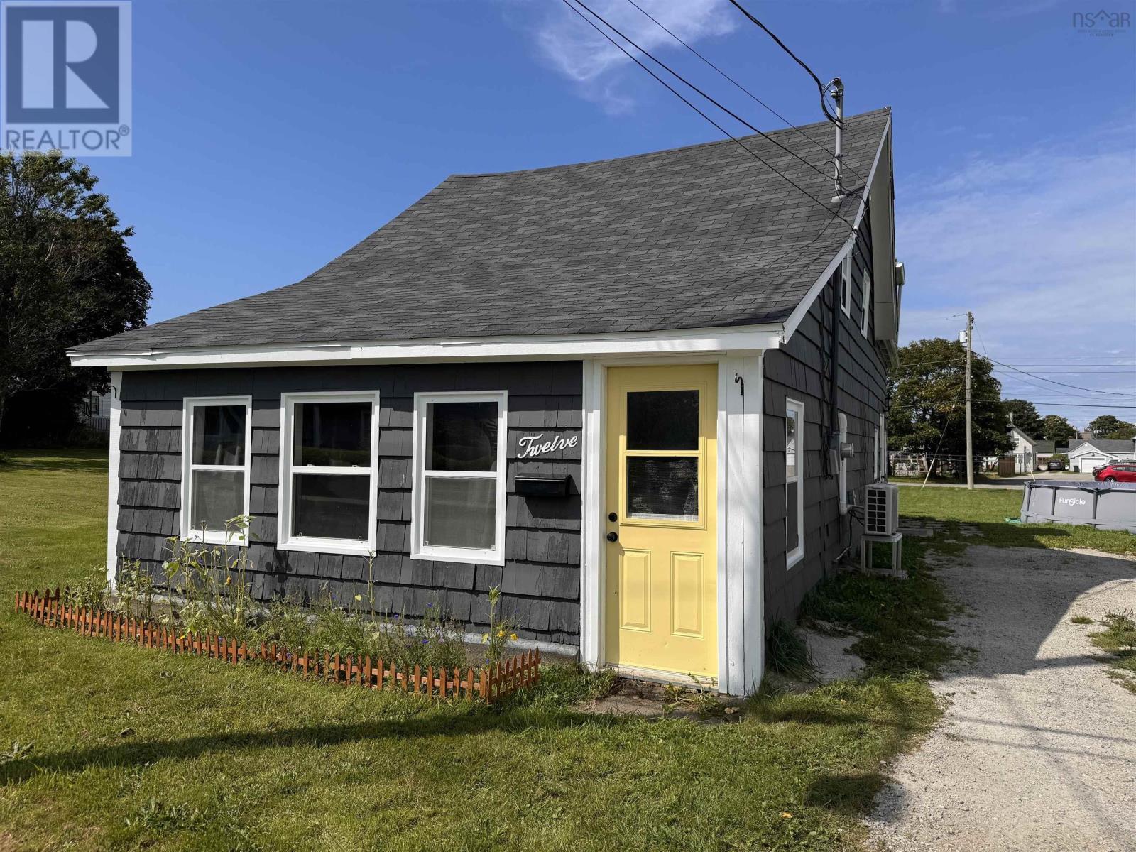 12 Church St, Yarmouth, NS B5A 3Z1