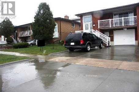 3948 Midhurst Ln, Mississauga, ON L4Z 1C7