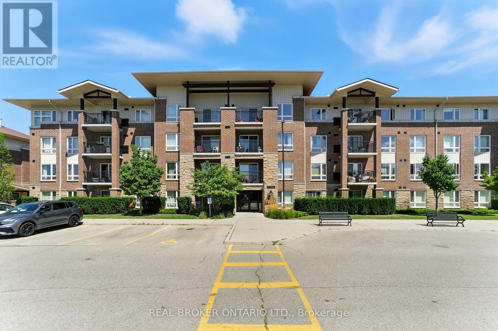 207 45 Kingsbury Sq, Guelph, ON N1L 1B5