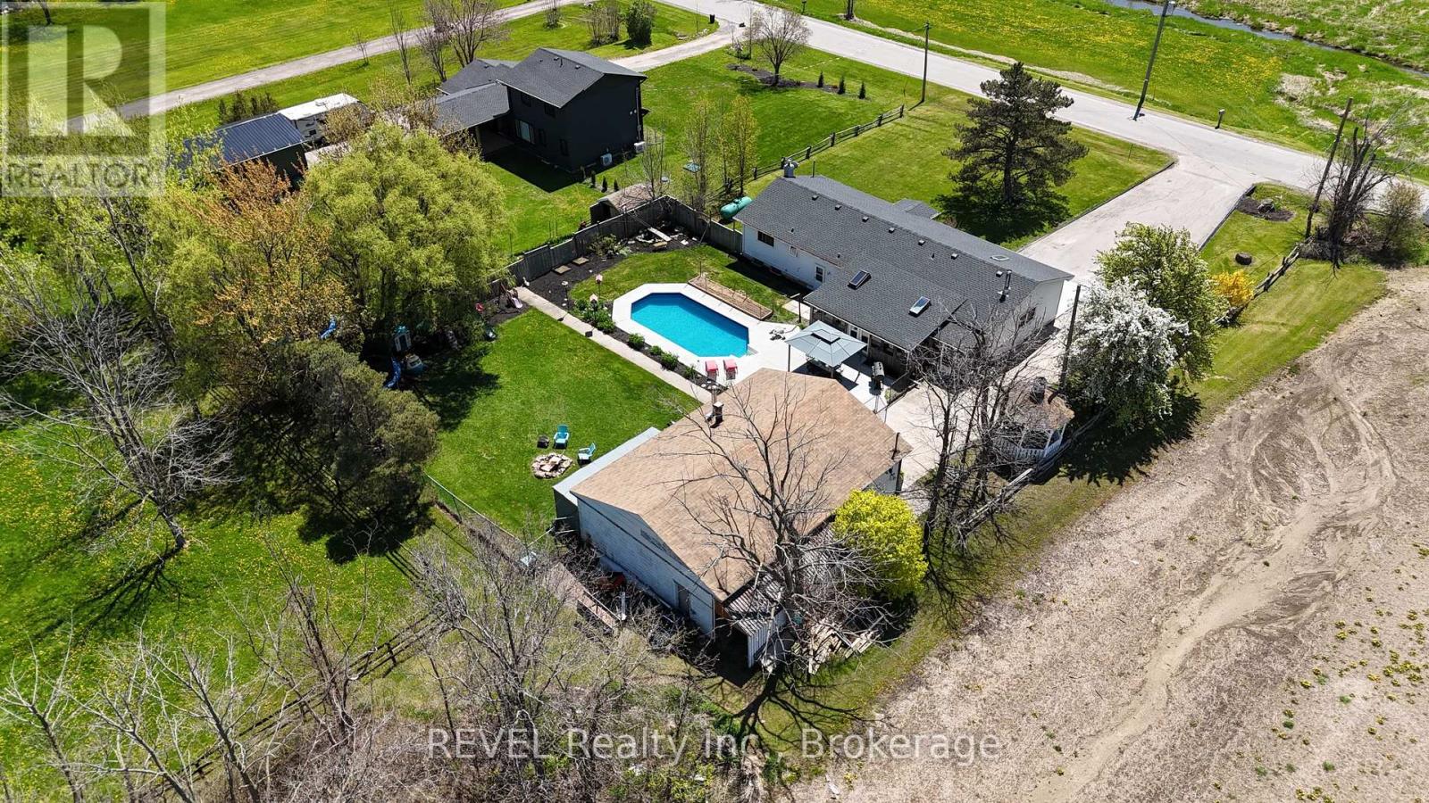 350 Kemp Rd W, Grimsby, ON L3M 4E7