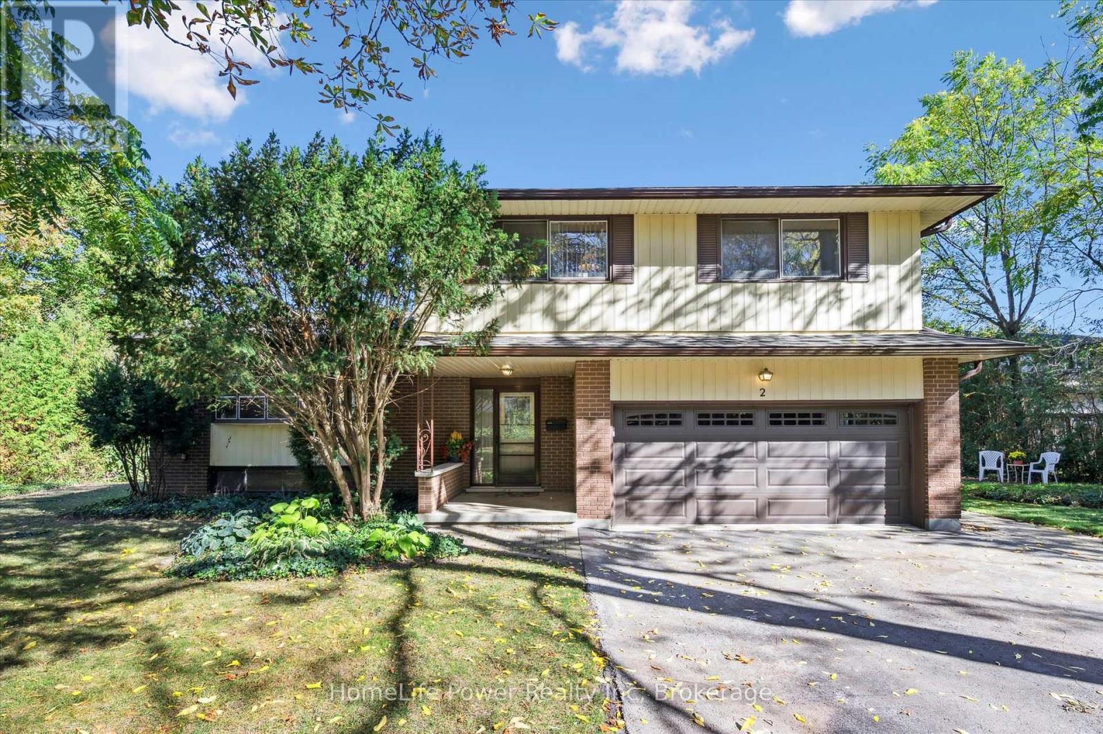 2 Berkley Pl, Guelph, ON N1E 1E6