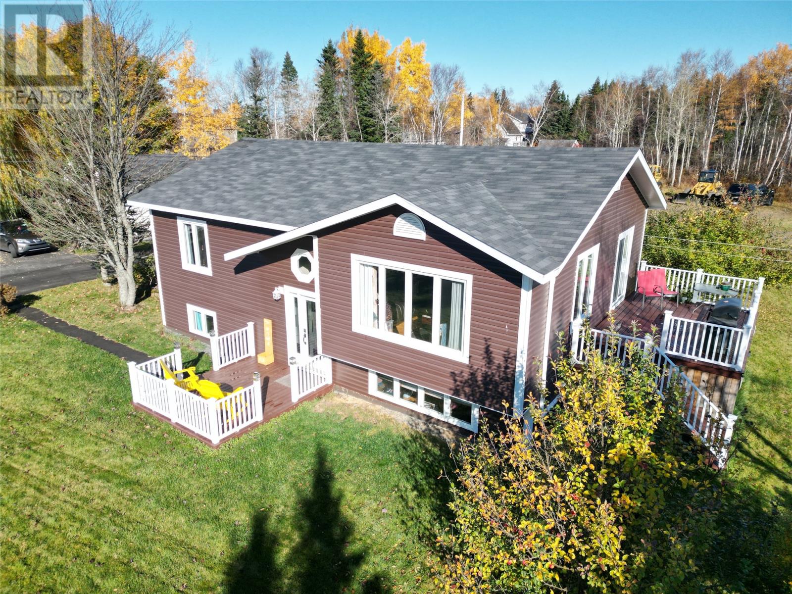 10 Louis Pl, Grand Falls-Windsor, NL A2A 0E1