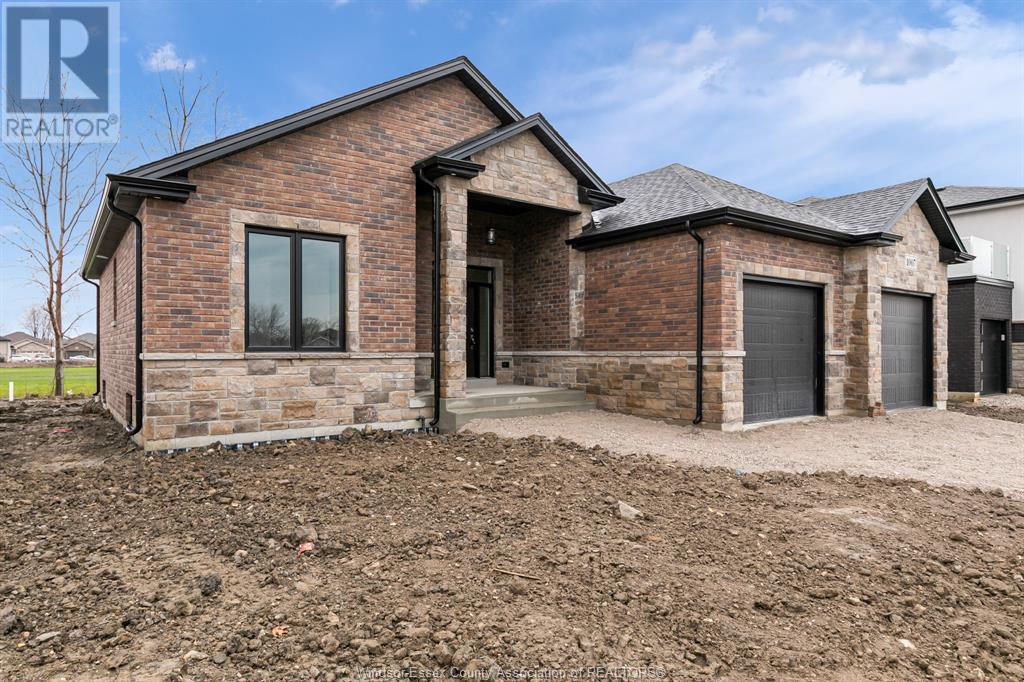 256 Dolores, Essex, ON N8M 3E9