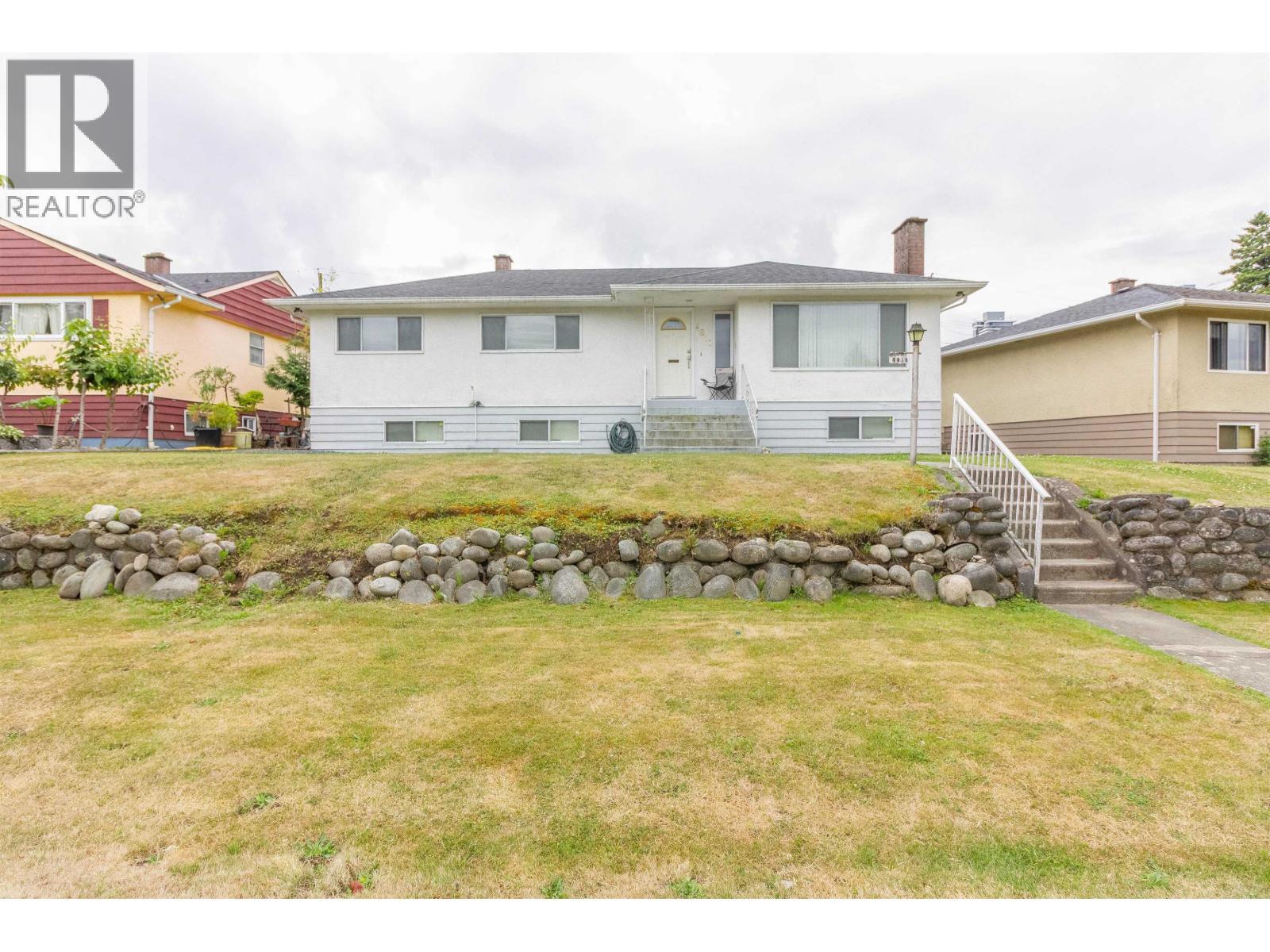 4810 Fairlawn Dr, Burnaby, BC V5C 3R8
