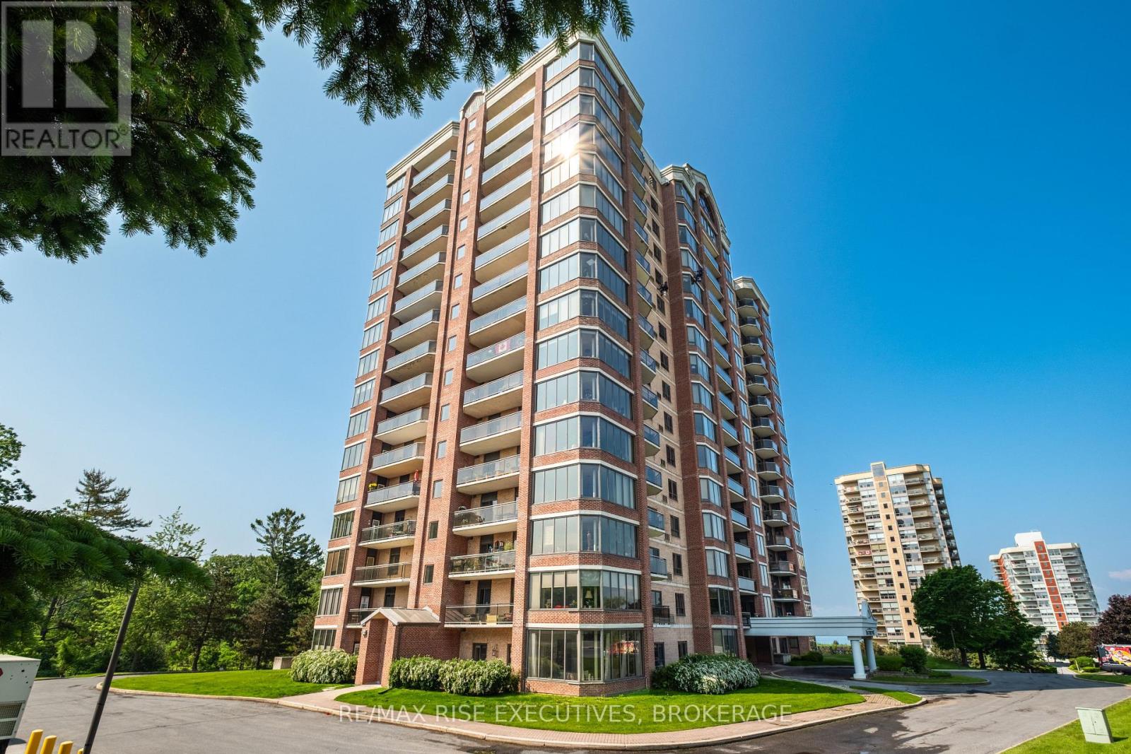 102 1000 King St W, Kingston, ON K7M 8H3