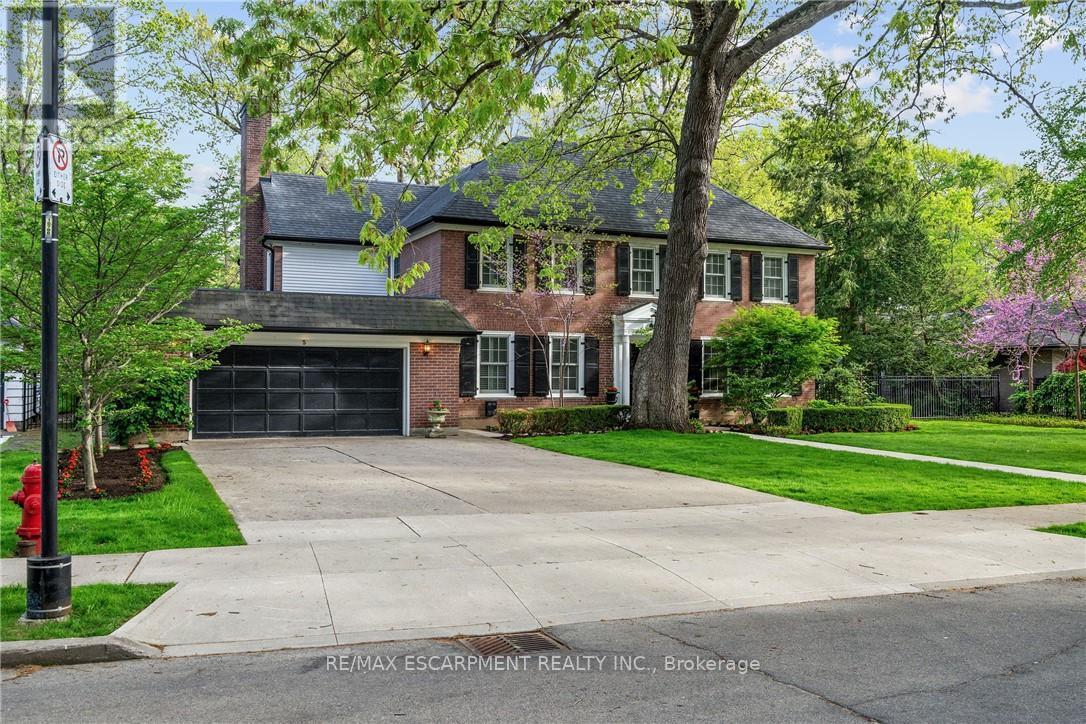 5 Mayfair Pl, Hamilton, ON L8S 4E9