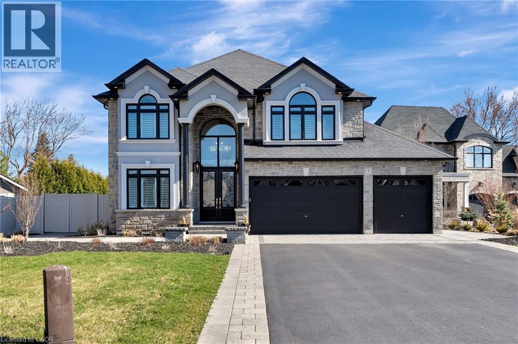 7 Bernini Ct, Hamilton, ON L9B 0C7