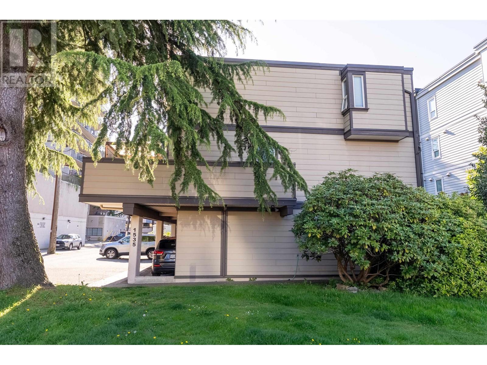 1535 St Georges Avenue Unit 5, North Vancouver, BC V7L 3J6