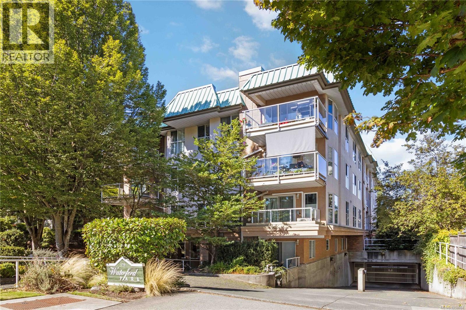 1710 Fort St Unit 302 St, Victoria, BC V8R 1J2