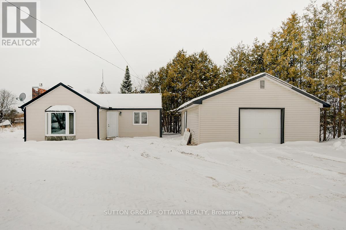 458 River Rd, Ottawa, ON K1V 1H2