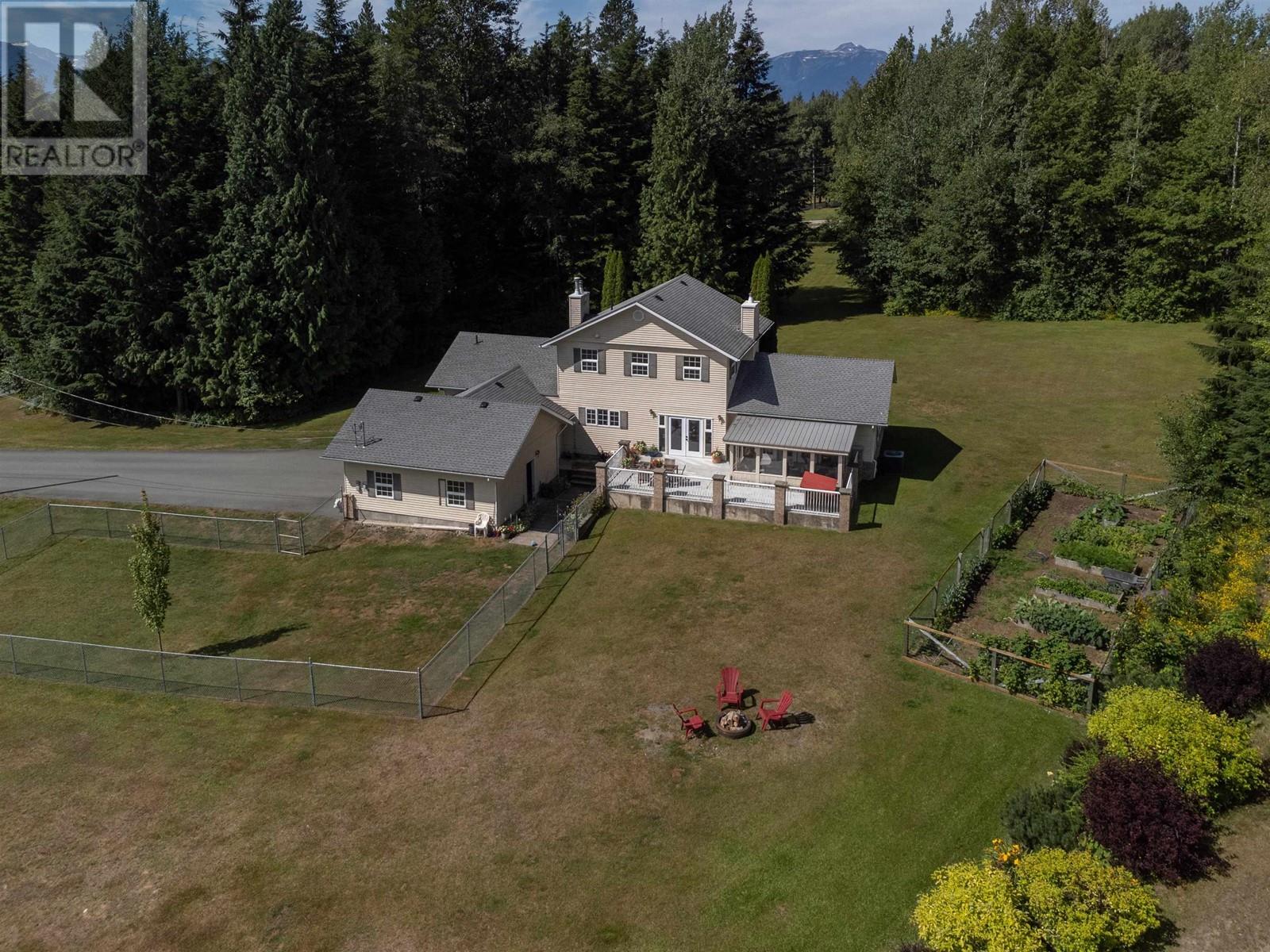 1920 Laurel St, Terrace, BC V8G 4Y4