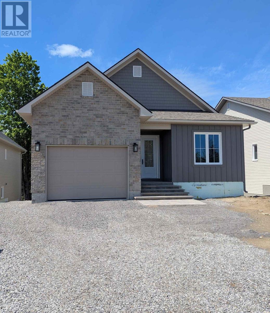 93 Rabb St, Smiths Falls, ON K7A 0L6