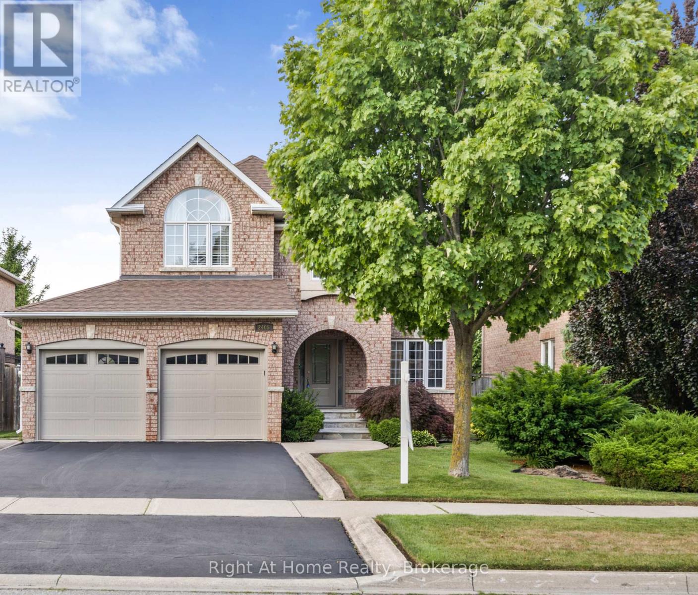 2405 Eden Valley Dr, Oakville, ON L6H 6K9