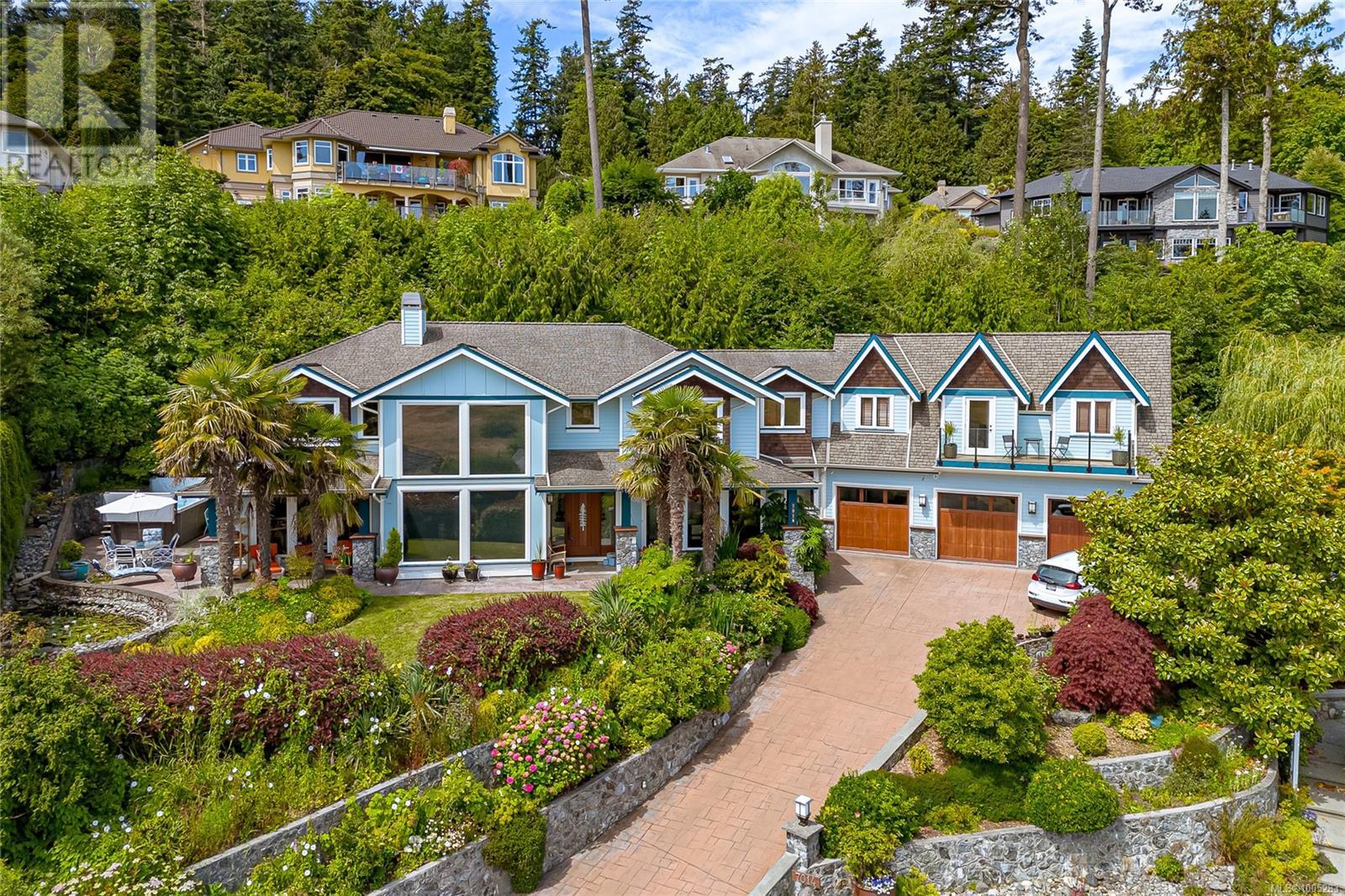 7014 Beach View Crt Ct, Central Saanich, BC V8M 2J7