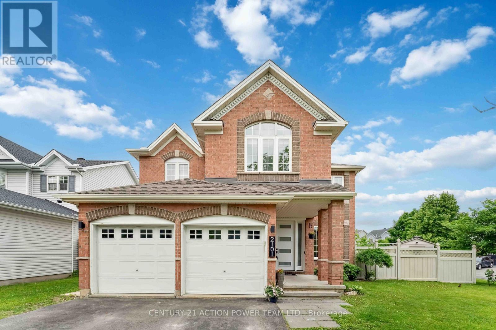 2101 Hallendale St, Ottawa, ON K4A 4S1