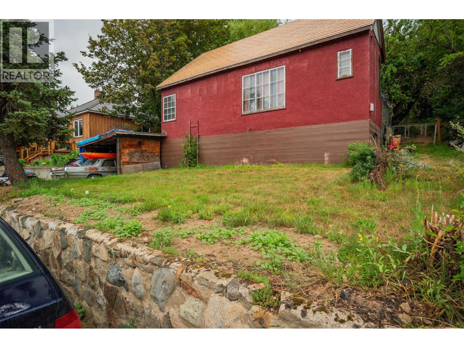 2150 Thompson Ave, Rossland, BC V0G 1Y0
