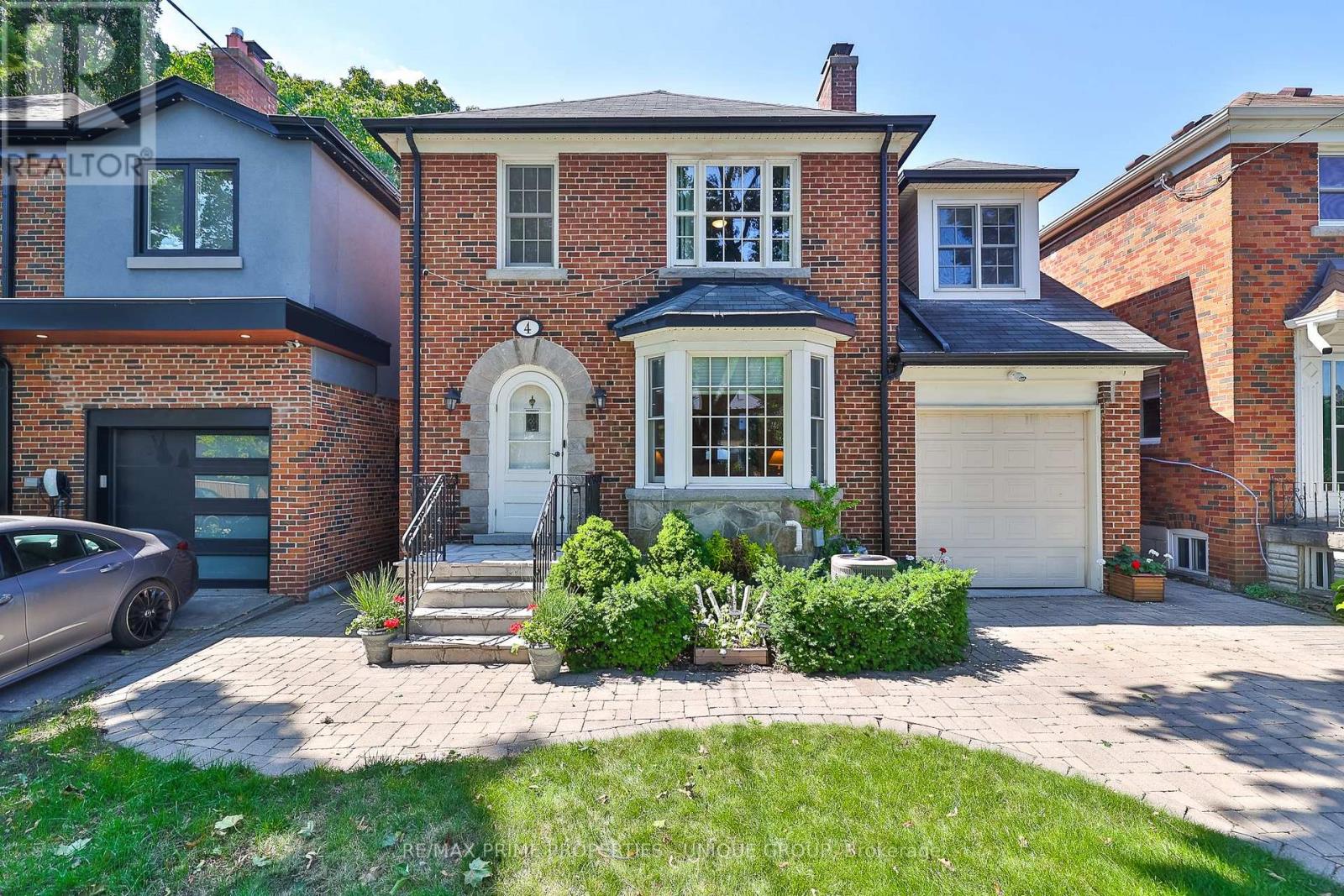 4 Tanager Ave, Toronto, ON M4G 3R1