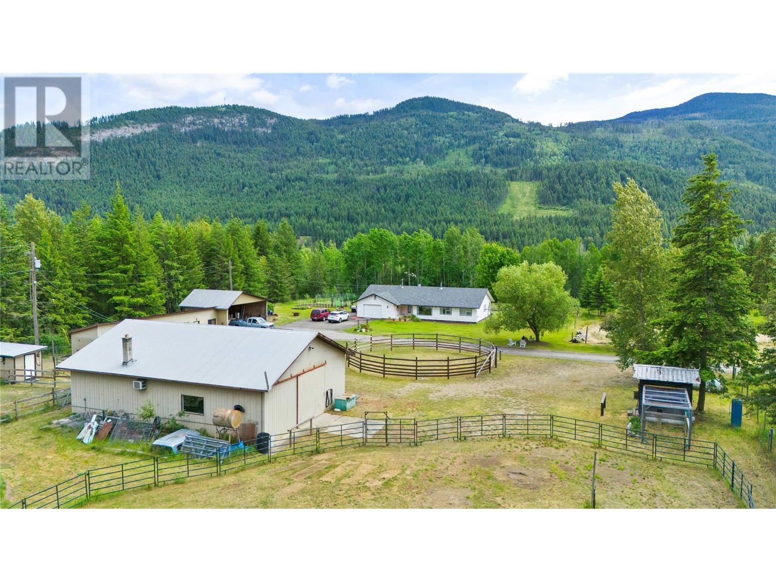 3056 Harmon Rd, Clearwater, BC V0E 3A0