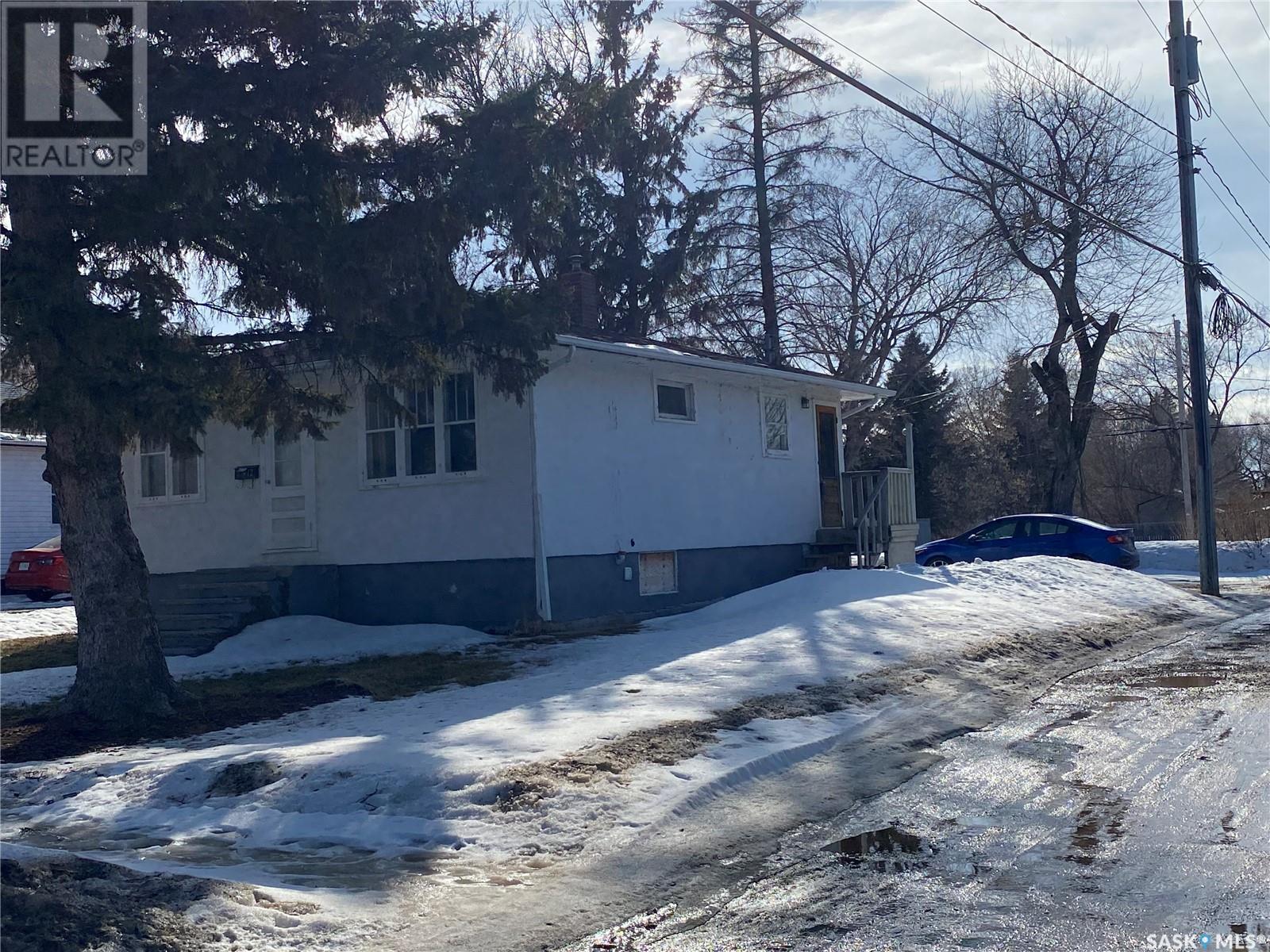 12 Elizabeth Ave, Yorkton, SK S3N 2C7