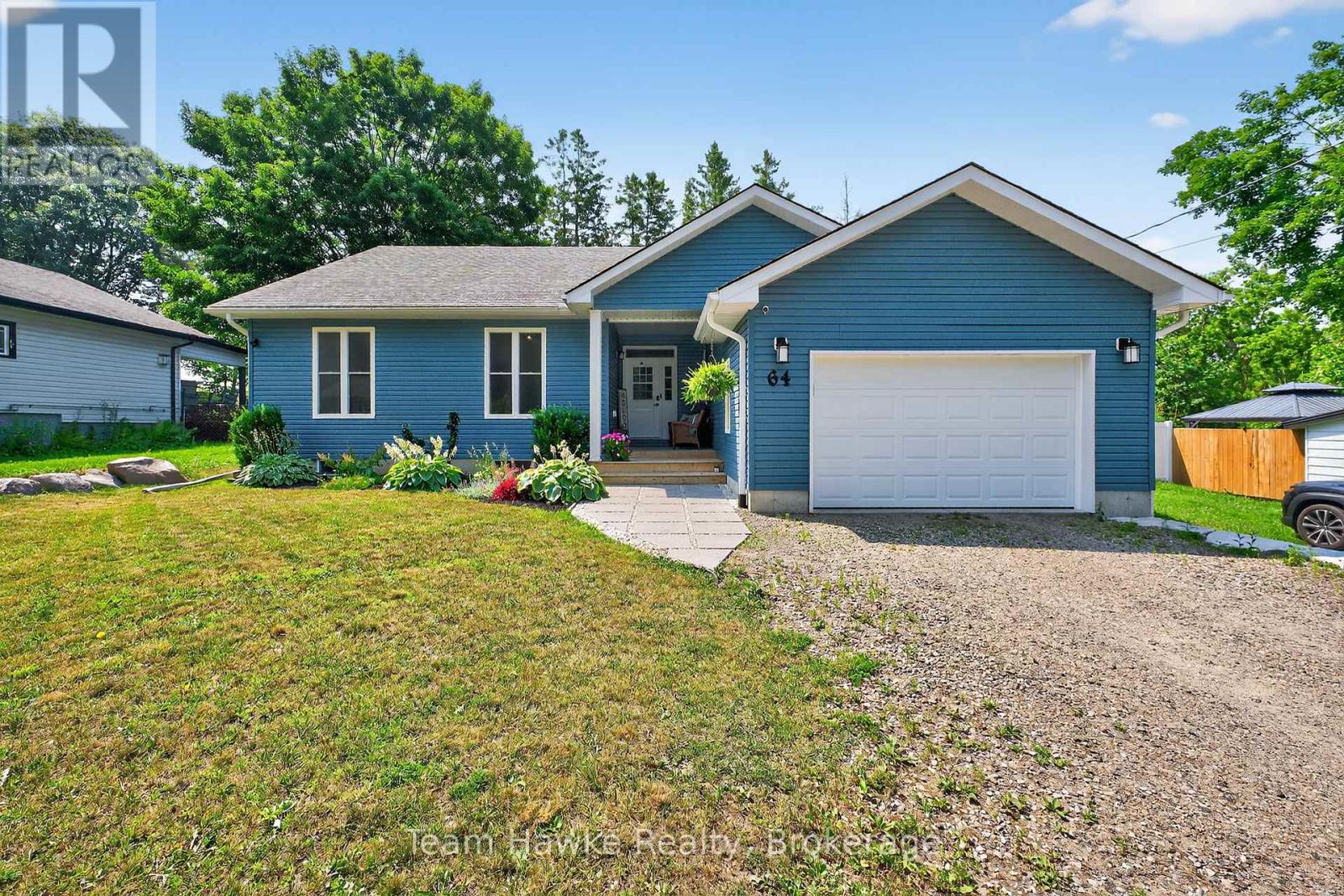 64 Broad St, Penetanguishene, ON L9M 1G4