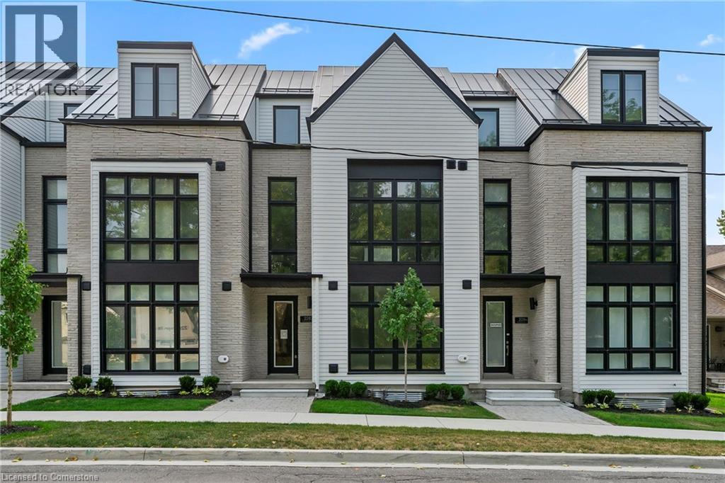 2282 Sovereign St, Oakville, ON L6L 0H9