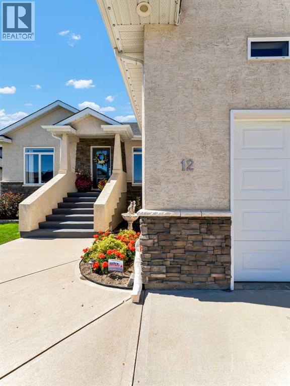12 Cottonwood Bay SW, Medicine Hat, AB T1B 4R3