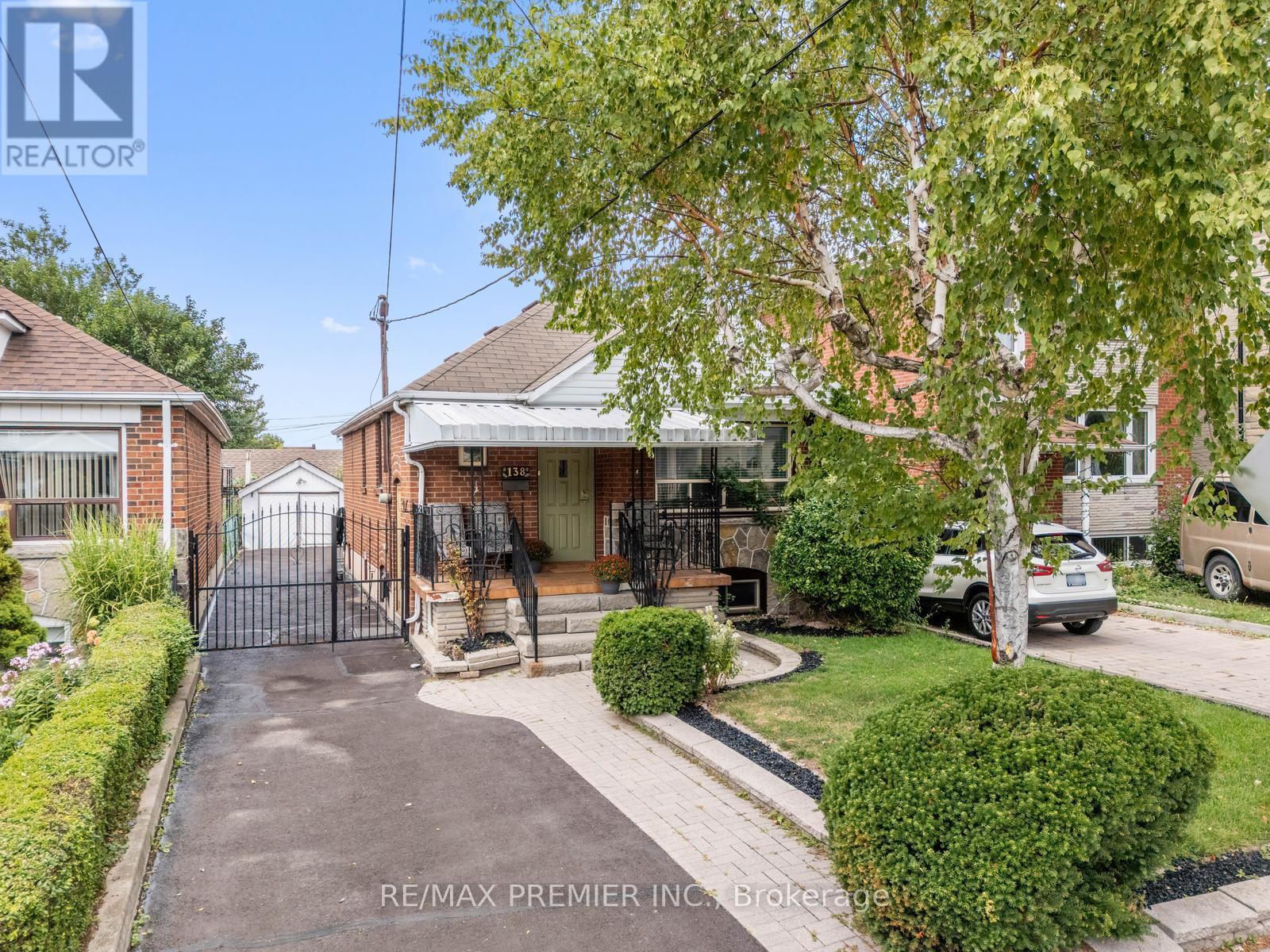 138 Kane Ave, Toronto Keelesdale-eglinton West, ON M6M 3N2