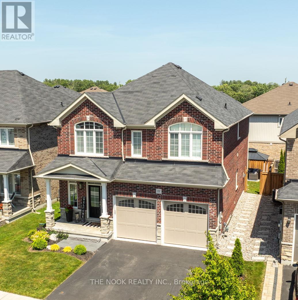 207 Crombie St, Clarington, ON L1C 3K2