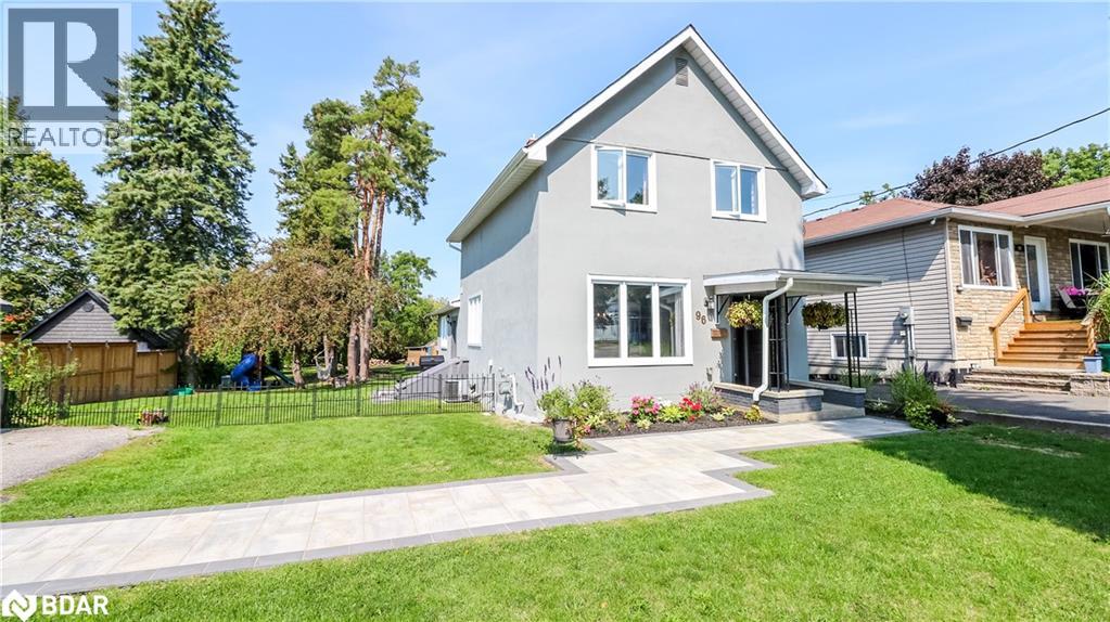 96 Bond St, Orillia, ON L3V 1J8