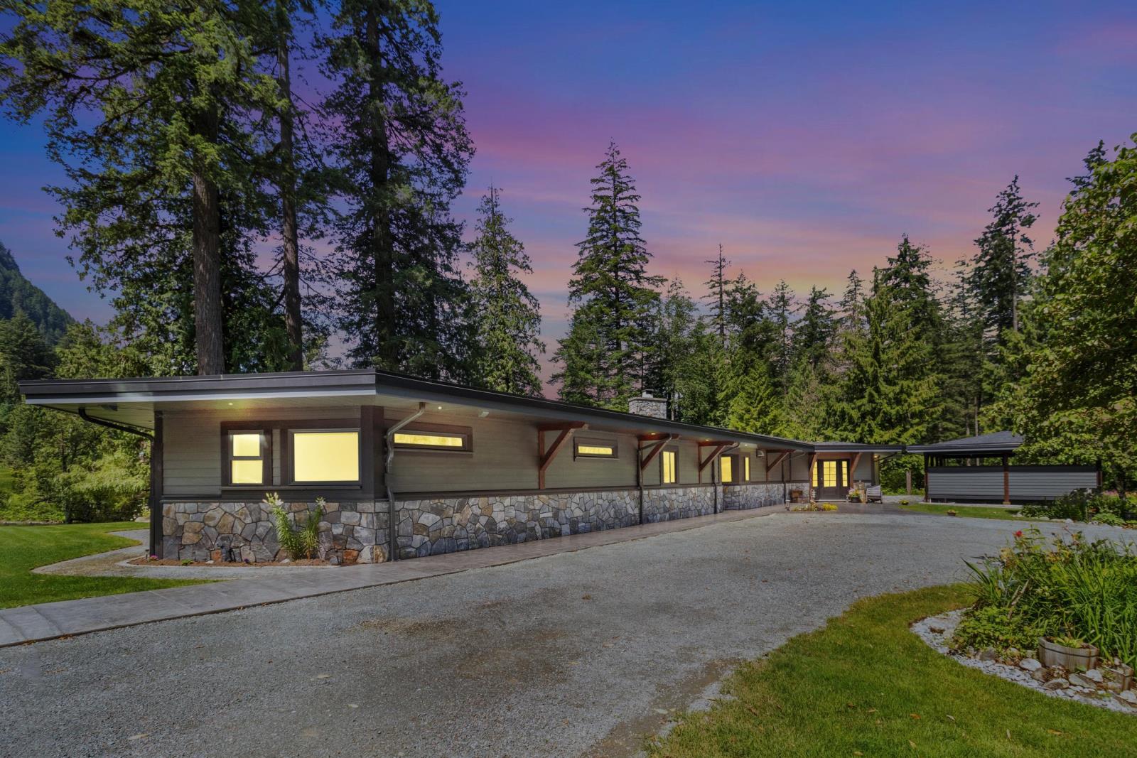 20295 Kettle Valley Rd, Hope, BC V0X 1L1 MLS R2897954 Houseful