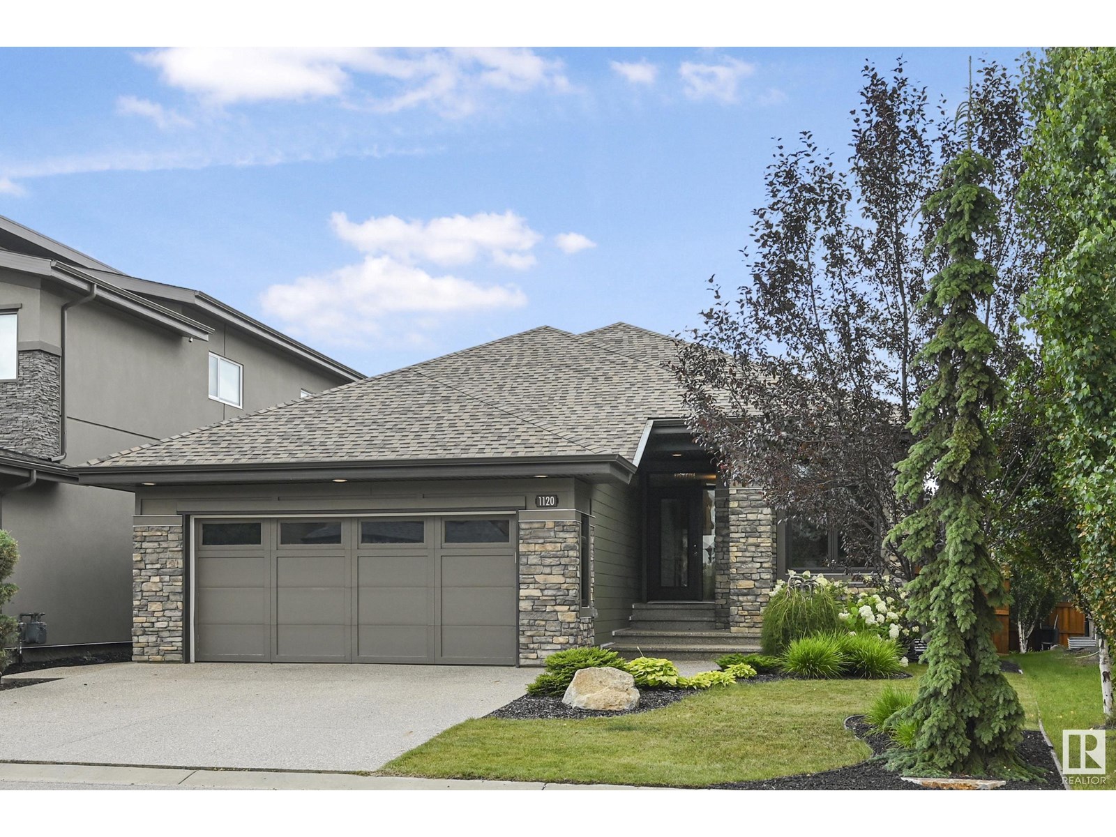 1120 Hainstock Green Gr SW, Edmonton, AB T6W 2T8