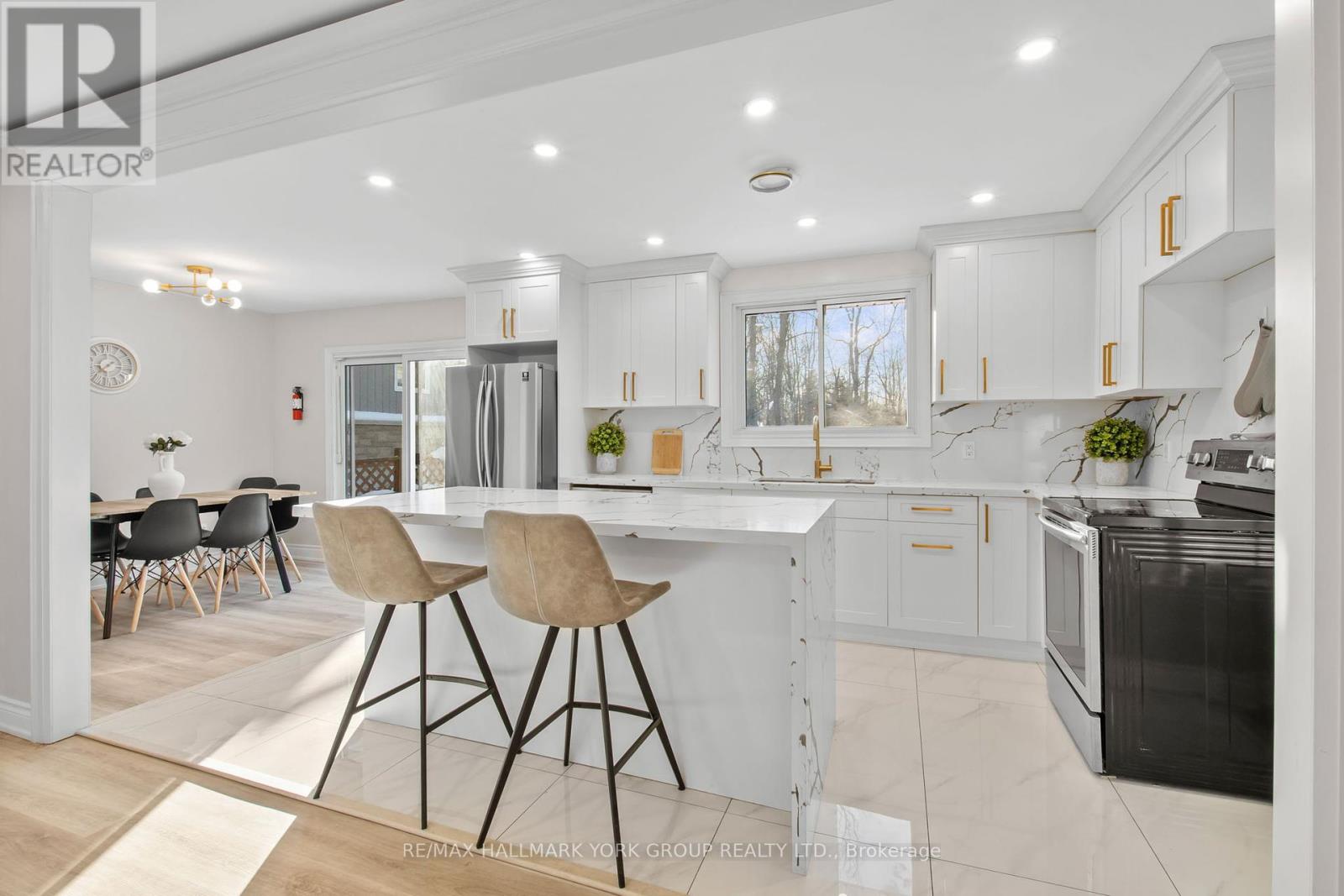 96 Riverview Beach Rd, Georgina, ON L0E 1N0