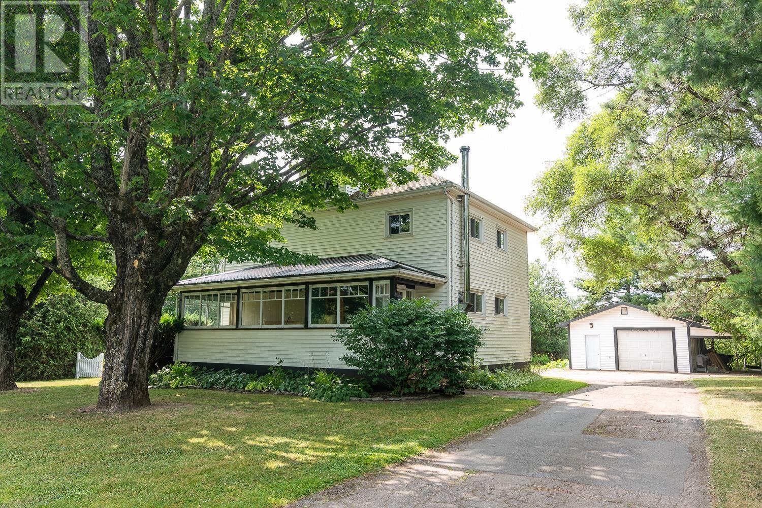 538 Highway 2, Brookfield, NS B0N 1C0